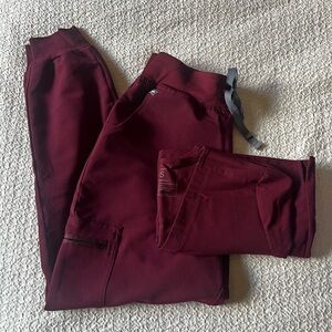 Women’s Figs burgundy set